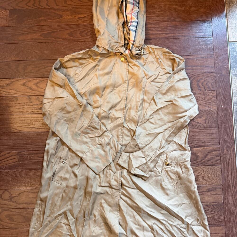 Women’s Authentic Burberry Evelyn Light Weight Hooded Trench Coat Size Medium